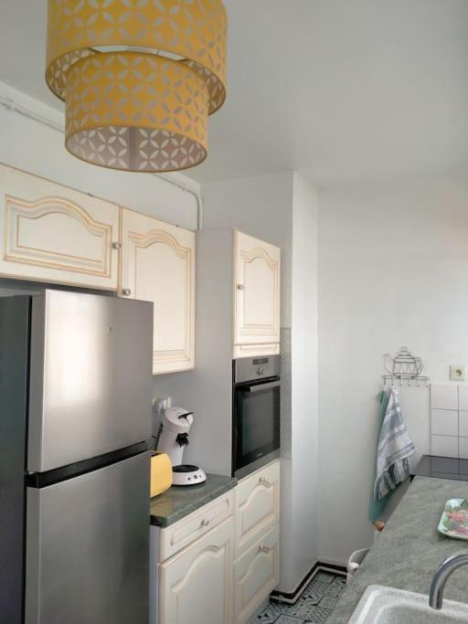 Appartement T3 Plein Centre Saint-Raphaël Buitenkant foto